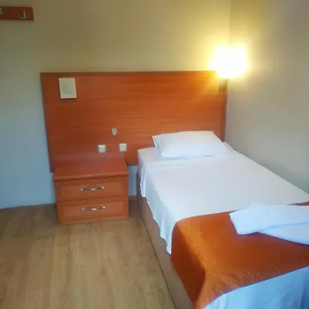 Yalcin Готель Чешме