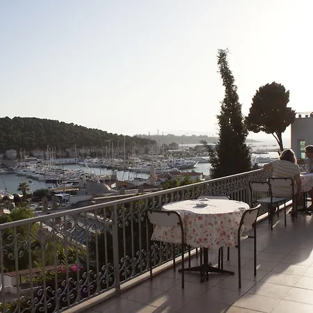 Yalcin Hotel 2*