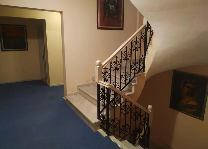 فندق يالسين