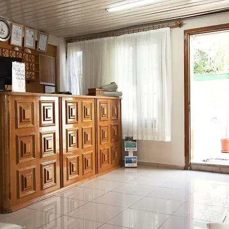 Yalcin Hotel Çeşme